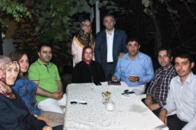 suzan_daglar_civan_aksu_ailesini_ziyaret_etti.jpg