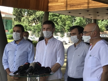 Ünlü Şarkıcı Özen: “Araftayız Diyebiliriz, Hüznü Ve Sevinci  Bir Arada Yaşıyoruz”
