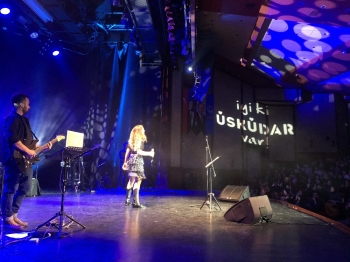 Üsküdar’Da Konser Veren Irmak Arıcı’Dan Yeni Şarkı Mesajı