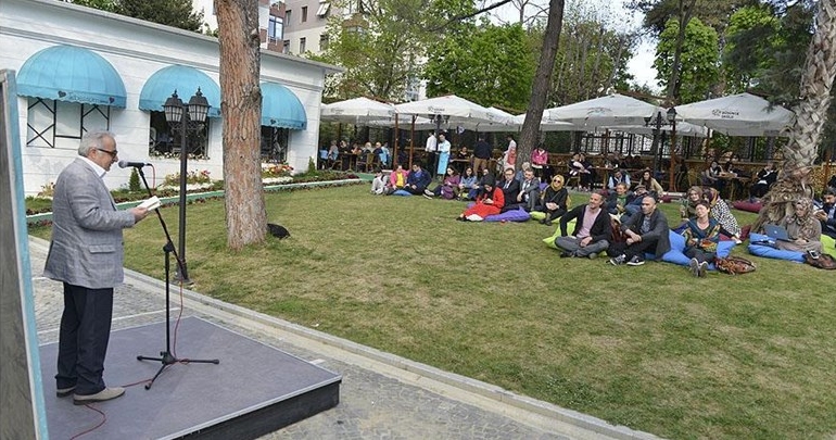 Üsküdar’da ‘Şiir Sokakta’