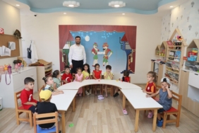 yesilce-cocuk-yuvasi-nda-cocuklar-eglenerek-ogreniyor.jpg