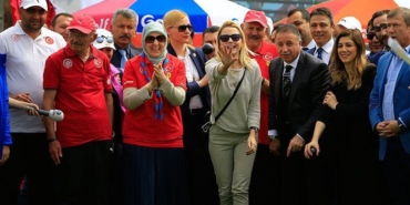 yetiskin-gencler-bocce-turnuvasi-nda-renkli-goruntulerc4acada2-4999-4565-b5b9-701f8a7ed636thumbs_b_c.jpeg