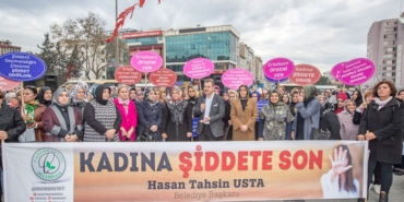 yuzlerce-kadin-kadina-yonelik-siddete-dikkat-cekmek-icin-erkeklere-kahve-dagitti.jpg