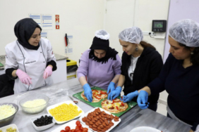 18372-gorme-engelli-kursiyerler-pizza-yapti-20260109-150302-eyupsultan-haberler_500x294.jpeg