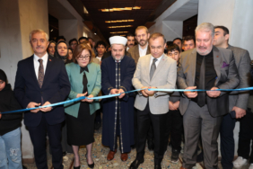 gaziantep-buyuksehir-ev-sahipliginde-mukaddes-emanetler-sergisi-vatandaslarla-bulustu-3-1772533387-9.jpeg