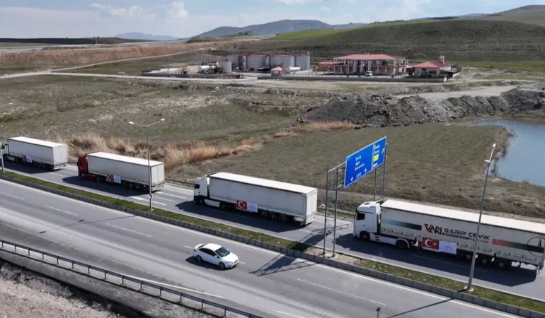 Şifa Kervanı Türkiye’den İran’a Uğurlandı