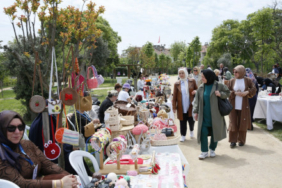 18560-anneler-gunune-ozel-kadin-el-emegi-duragi-eyu-20260509-163712-eyupsultan-haberler_500x294.JPG