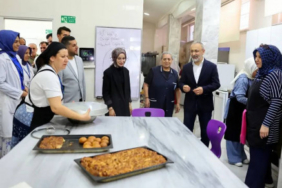 18633-baskan-ozmenden-esmek-ziyareti-20260623-153117-eyupsultan-haberler_500x294.jpg