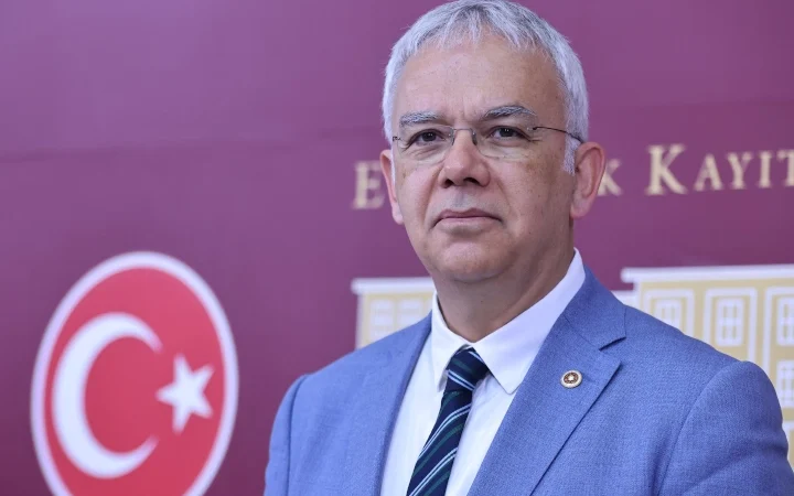 20260608-kayihan-paladan-dunya-cevre-gununde-cevre-politikalarina-elestiri-912675.webp.webp