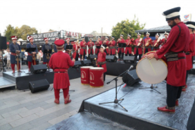 18693-eyupsultanda-mehteran-ruzgari-esti-20260807-104615-eyupsultan-haberler_500x294.jpeg
