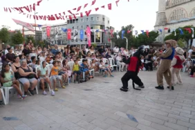 20260825-maltepede-cocuklar-yaz-tatilini-tiyatroyla-renklendiriyor-462123.webp.webp