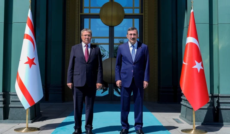 Cevdet Yılmaz, KKTC Başbakanı Ünal Üstel ile Görüştü