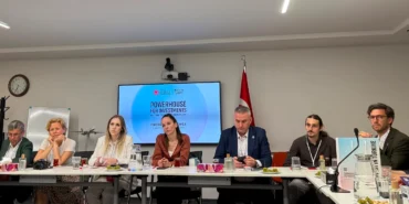20260908-istanbulda-yatirimlar-icin-guclu-merkez-turkiye-programi-duzenlendi-688854.webp.webp