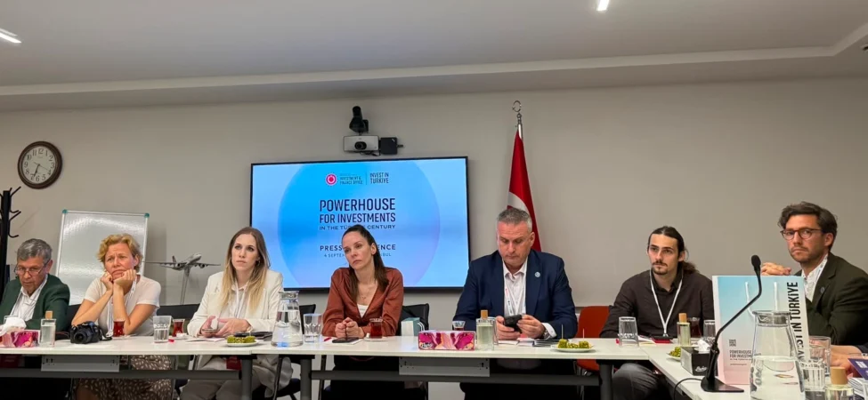 20260908-istanbulda-yatirimlar-icin-guclu-merkez-turkiye-programi-duzenlendi-688854.webp.webp